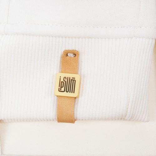 Квадратный шильдик на резинку Direct, матовый золотистый фото 4 Квадратный шильдик на резинку Direct, матовый золотистый фото 4