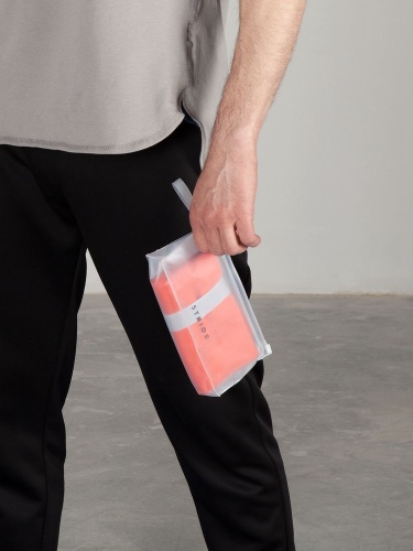 Спортивное полотенце Vigo Small, черное фото 7 Спортивное полотенце Vigo Small, черное фото 7